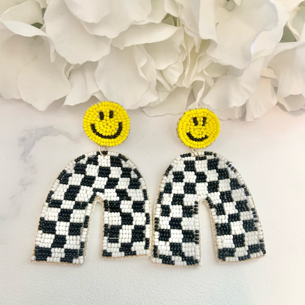 Retro smiley face seed bead earrings